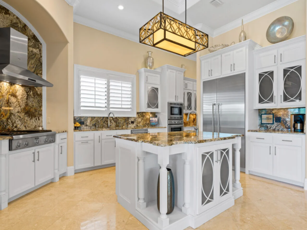 Luxurious 4-Bedroom Vacation Rental Near Disney - Private Pool